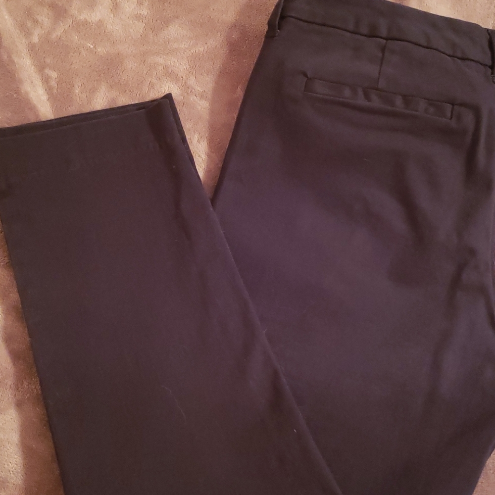 GAP Black Crop Pants Size 8